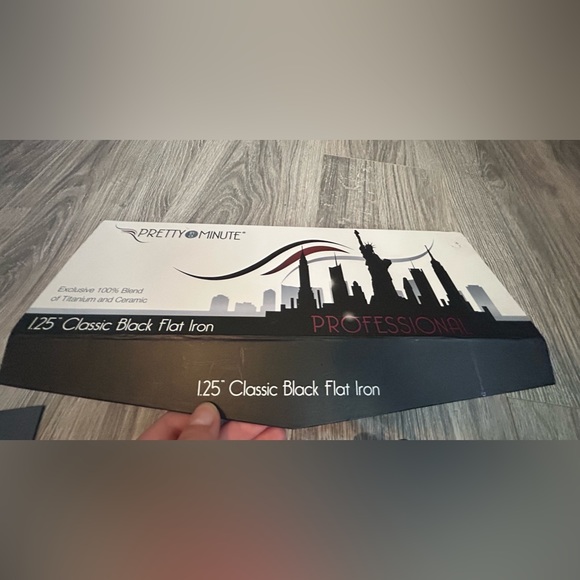 💥PRETTY IN A MINUTE 1.25” Classic Black professional flat iron hair straighten - Picture 5 of 7